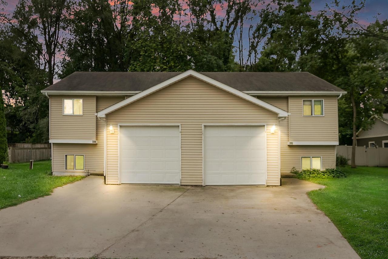 605 Gatewood Dr #607, Twin Lakes, WI 53181