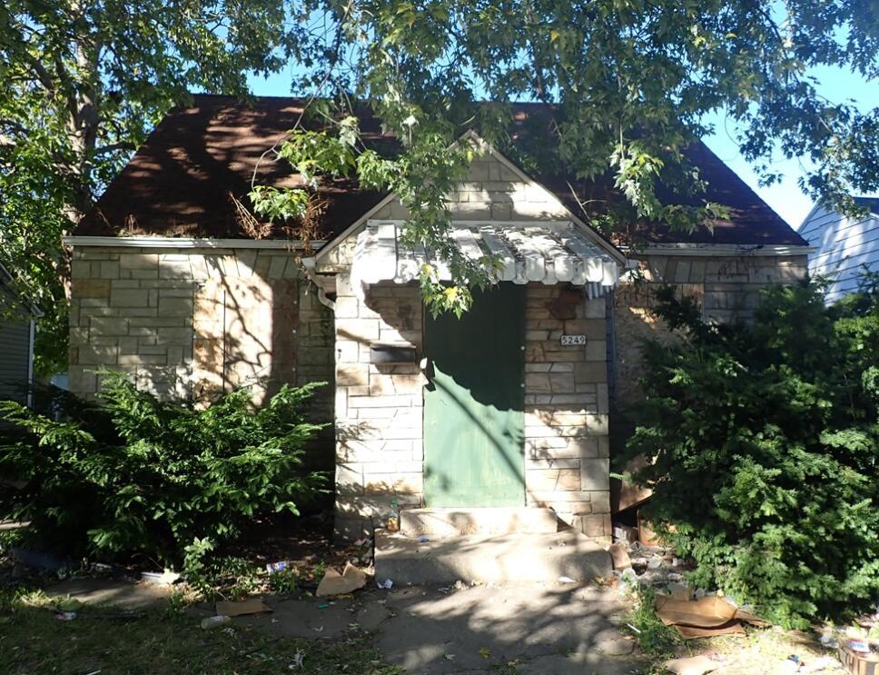 5249 N Teutonia Ave, Milwaukee, WI 53209