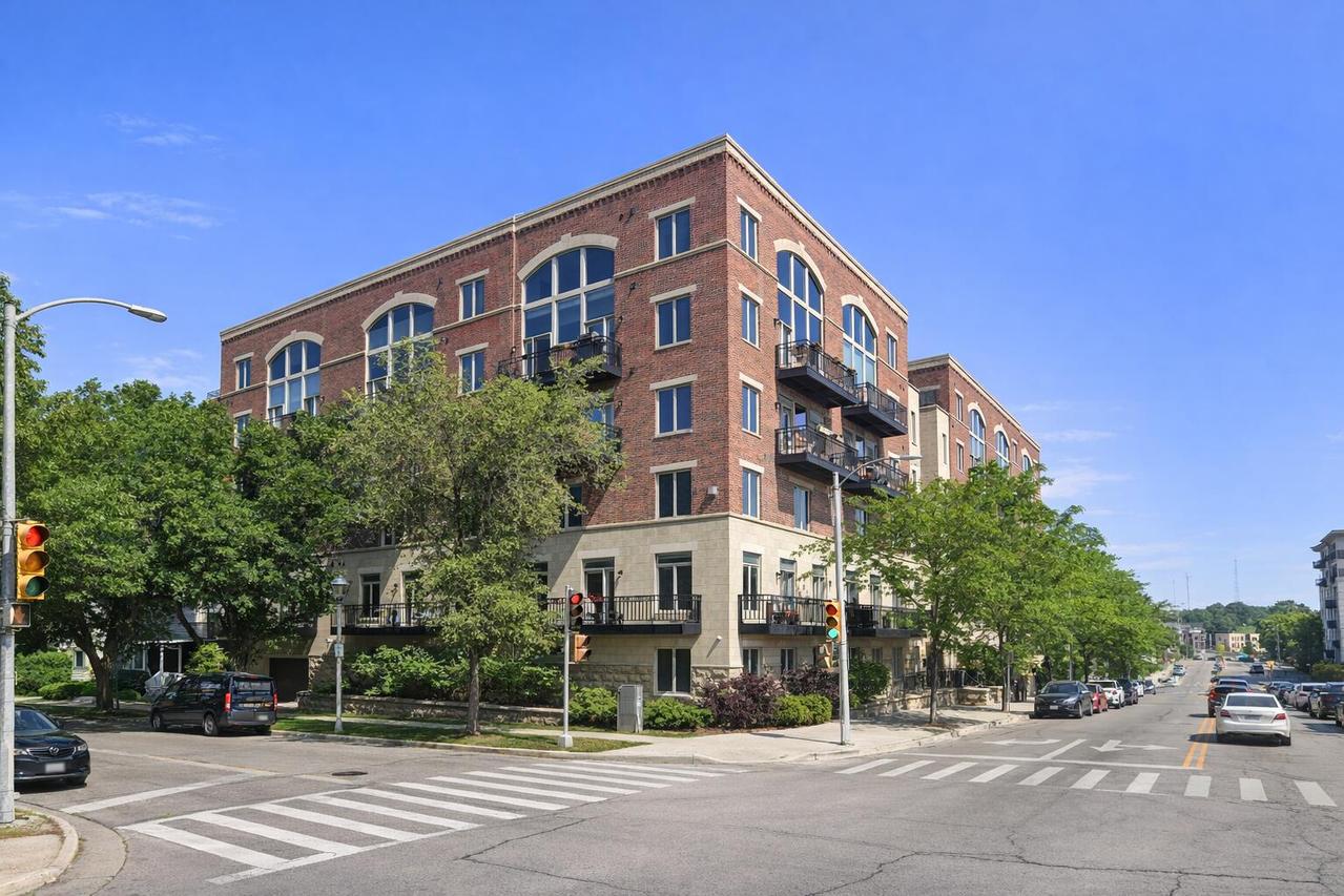 1515 N Van Buren St #410, Milwaukee, WI 53202