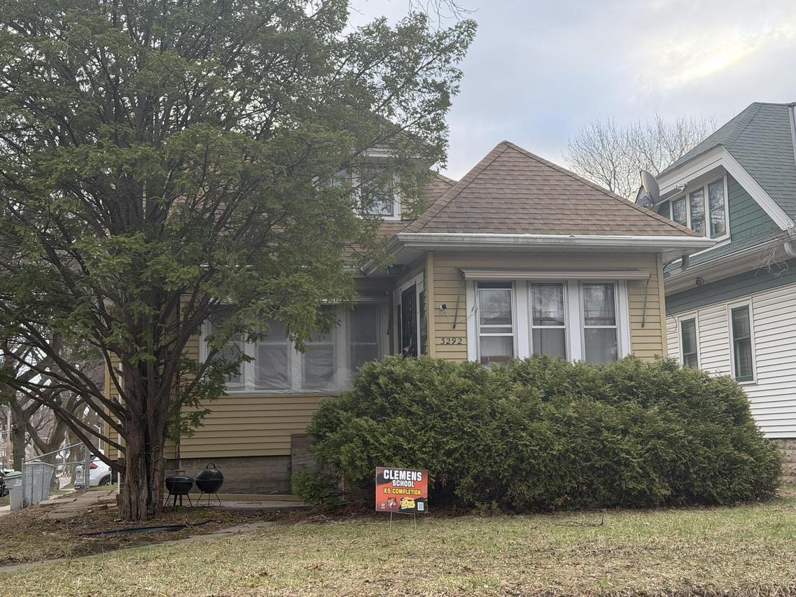 3292 N 47th St, Milwaukee, WI 53216