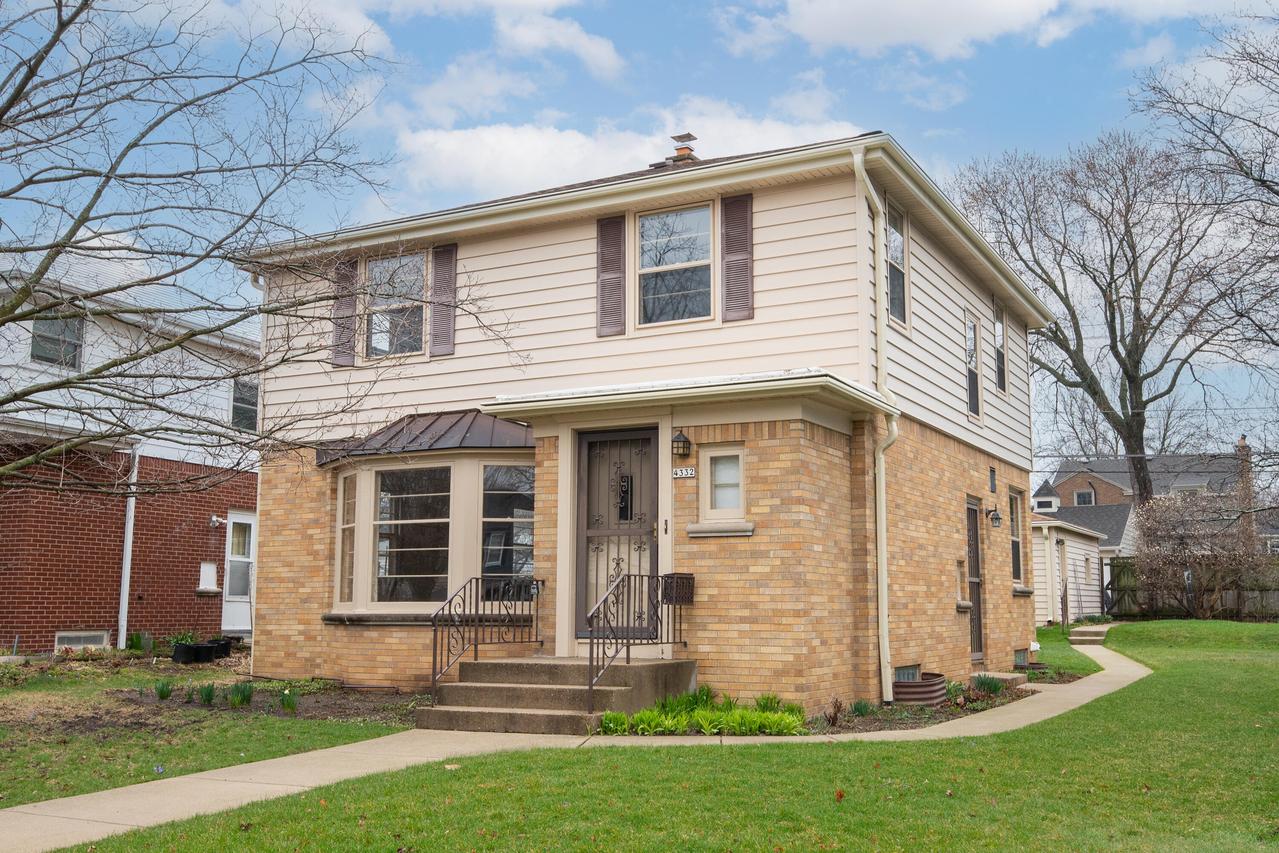 4332 N Sheffield Ave, Shorewood, WI 53211