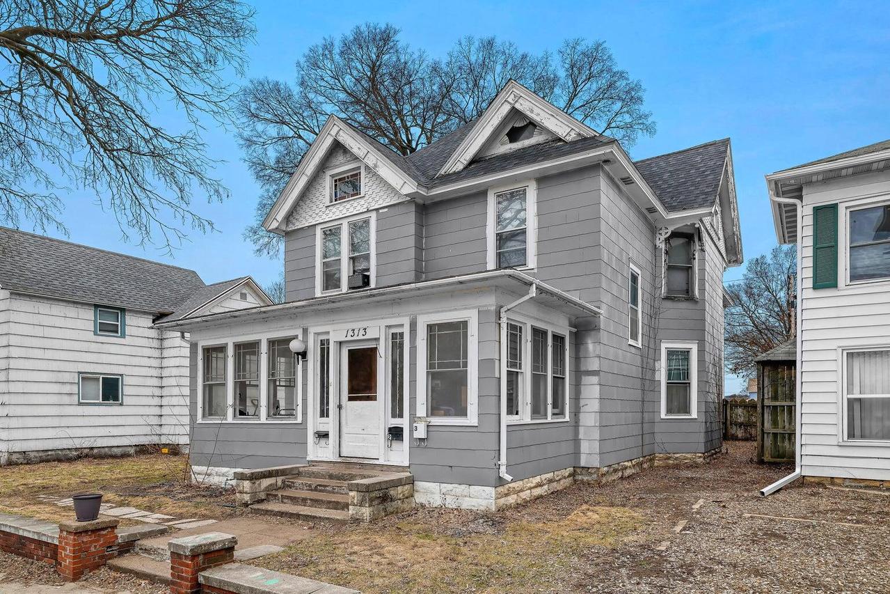 1313 Avon St, La Crosse, WI 54603