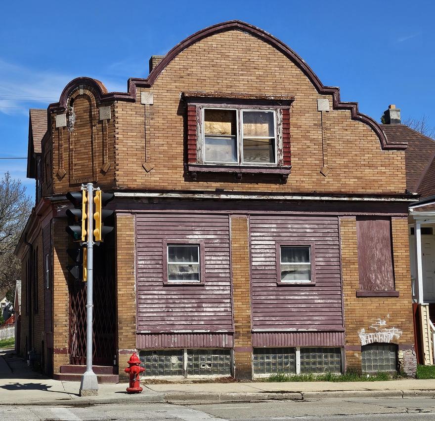 1938 W Lincoln Ave, Milwaukee, WI 53215