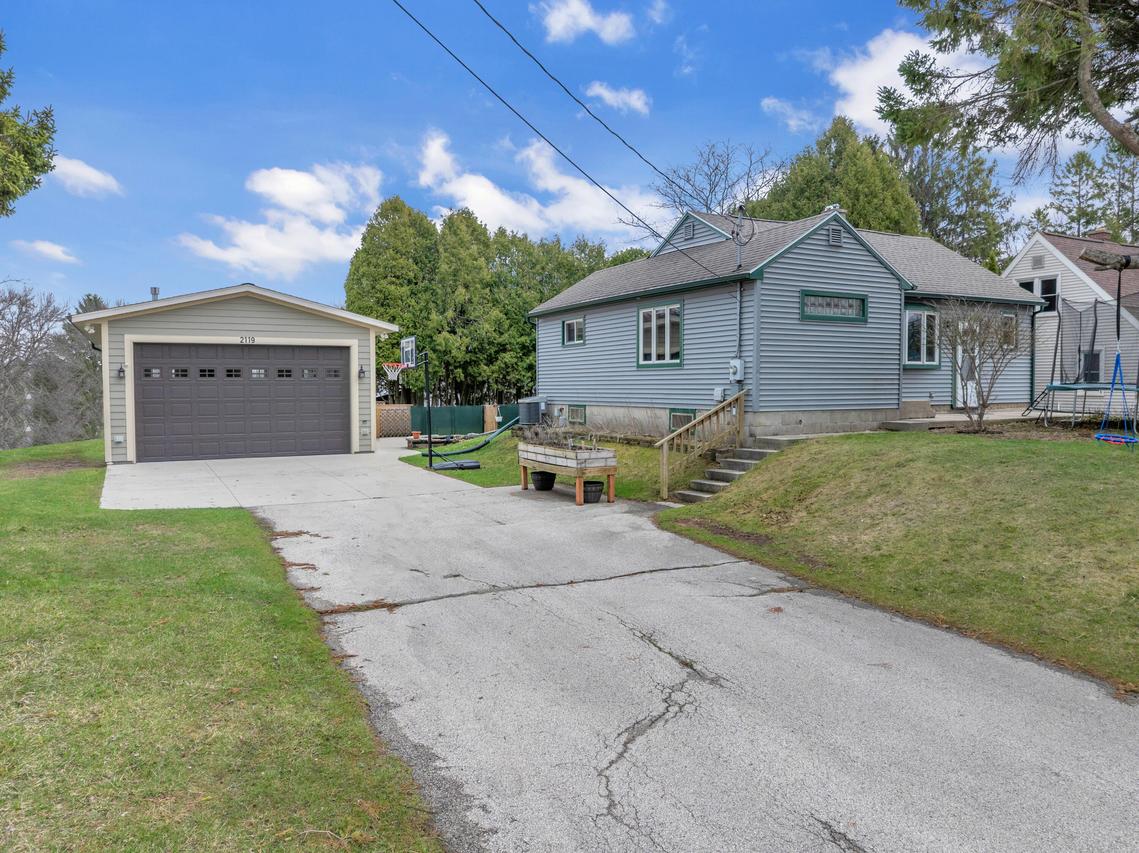 2119 N 38th St, Sheboygan, WI 53081