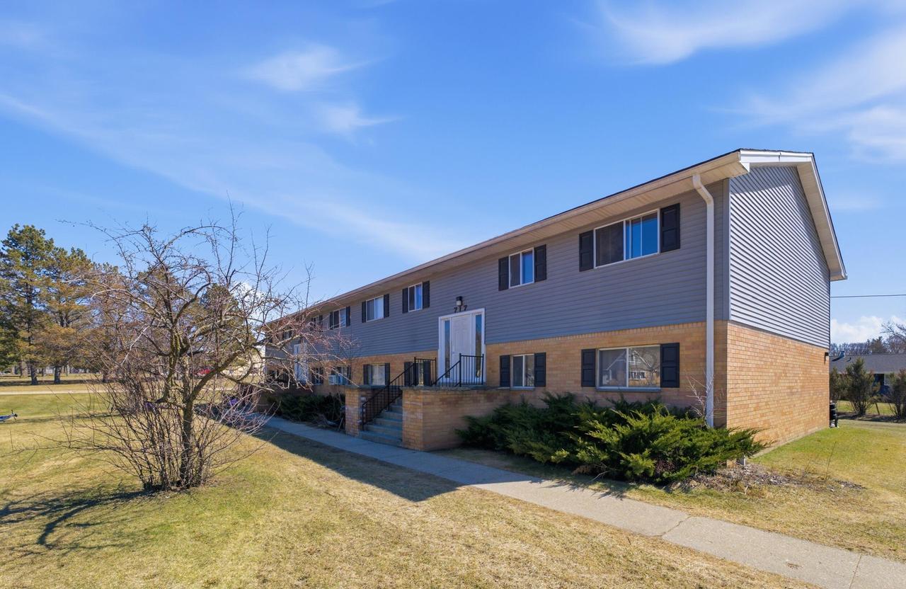 717 Maple St, Palmyra, WI 53156