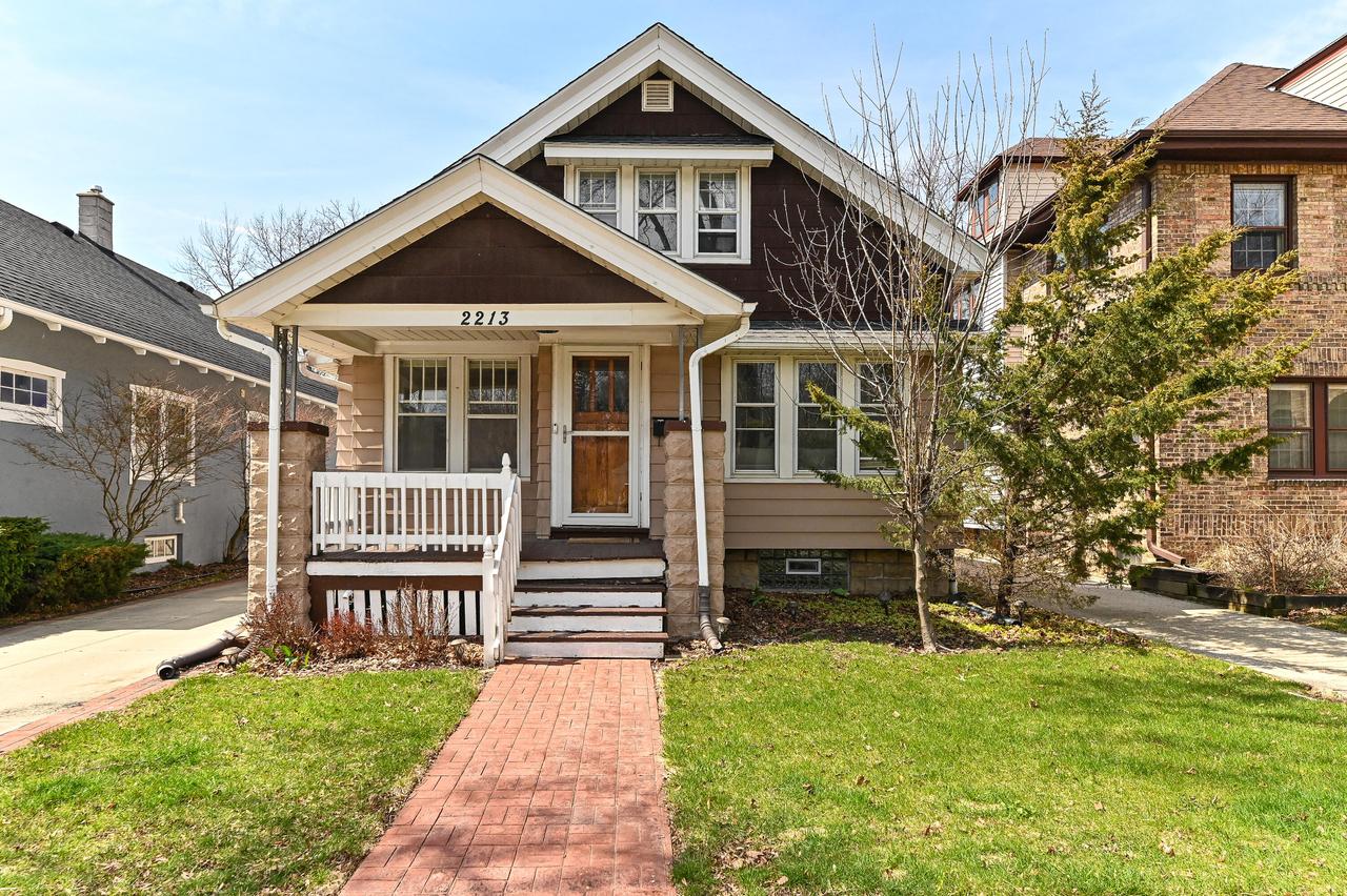 2213 N 65th St, Wauwatosa, WI 53213
