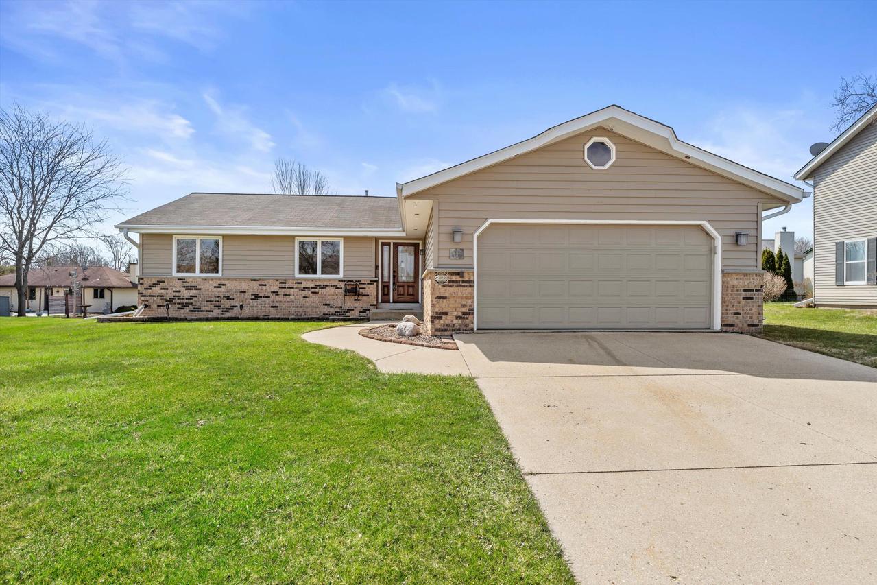 N78W15339 Haymeadow Rd, Menomonee Falls, WI 53051