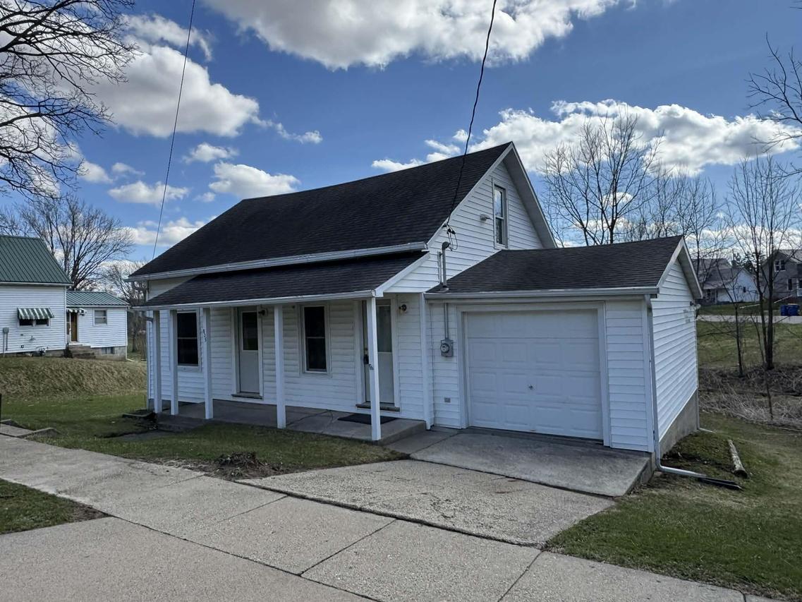 825 Mill St, Hillsboro, WI 54634