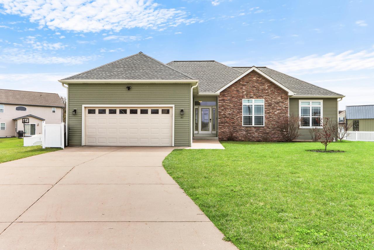 161 N Sundew Ct, Elkhorn, WI 53121