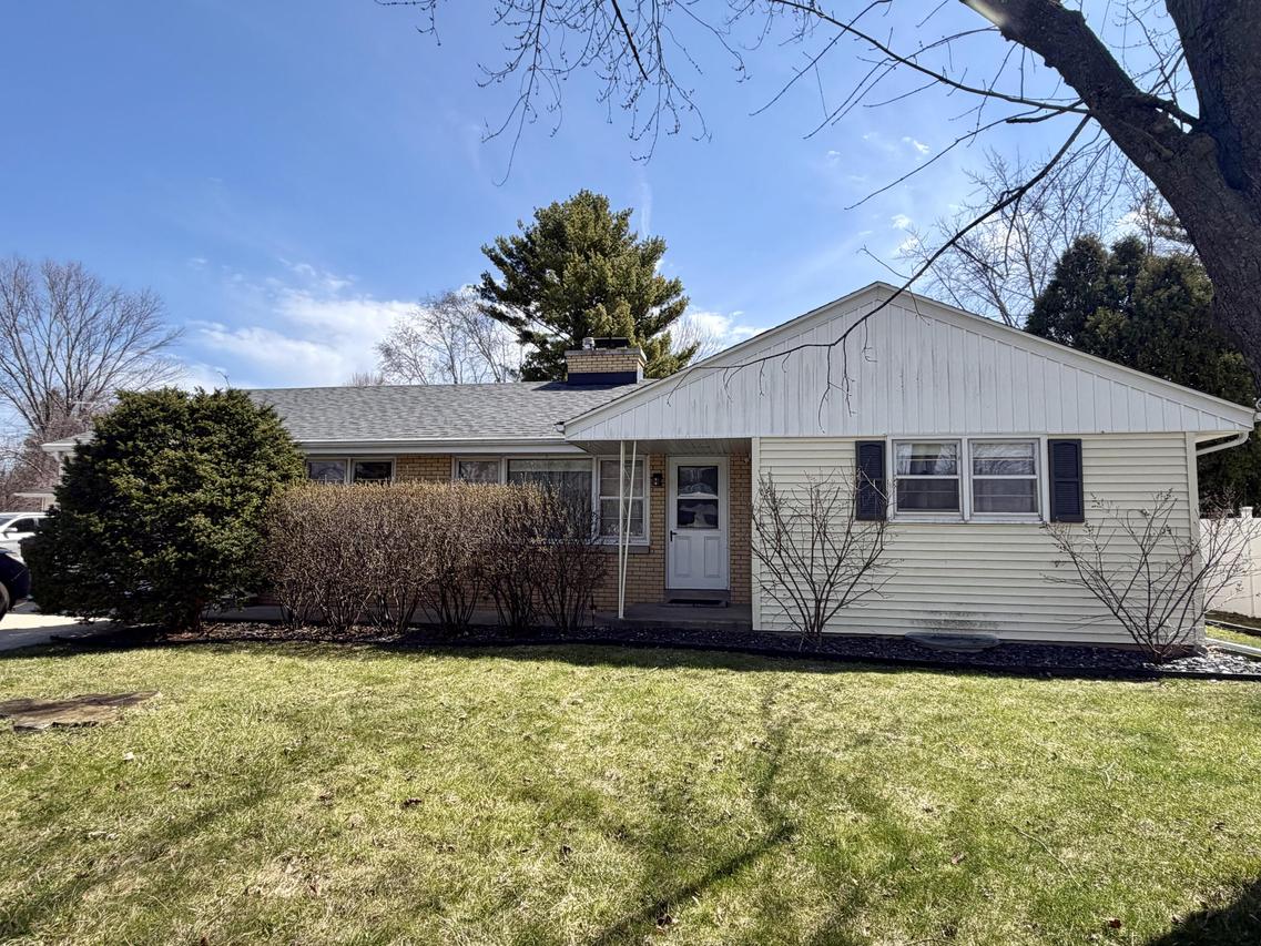 7658 N 50th St, Brown Deer, WI 53223