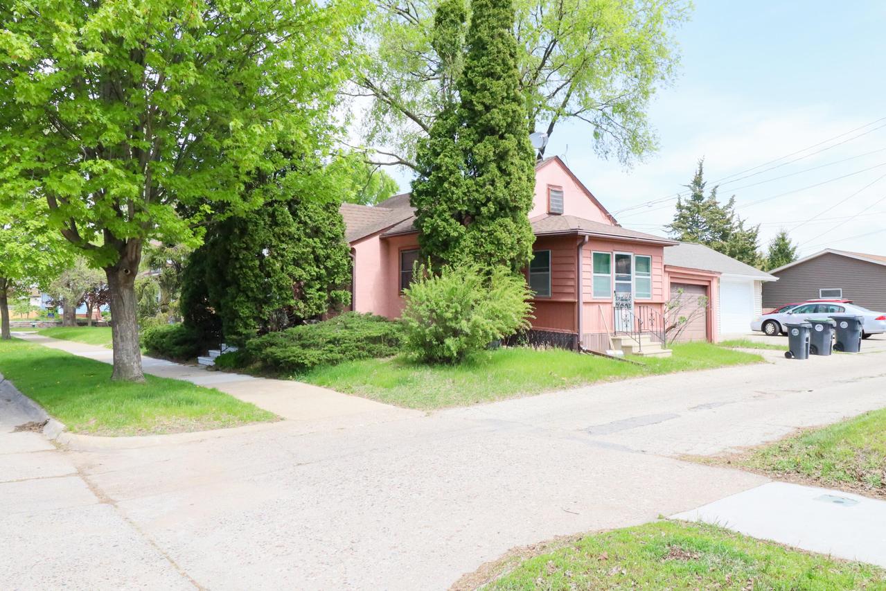 120 21st St, La Crosse, WI 54601
