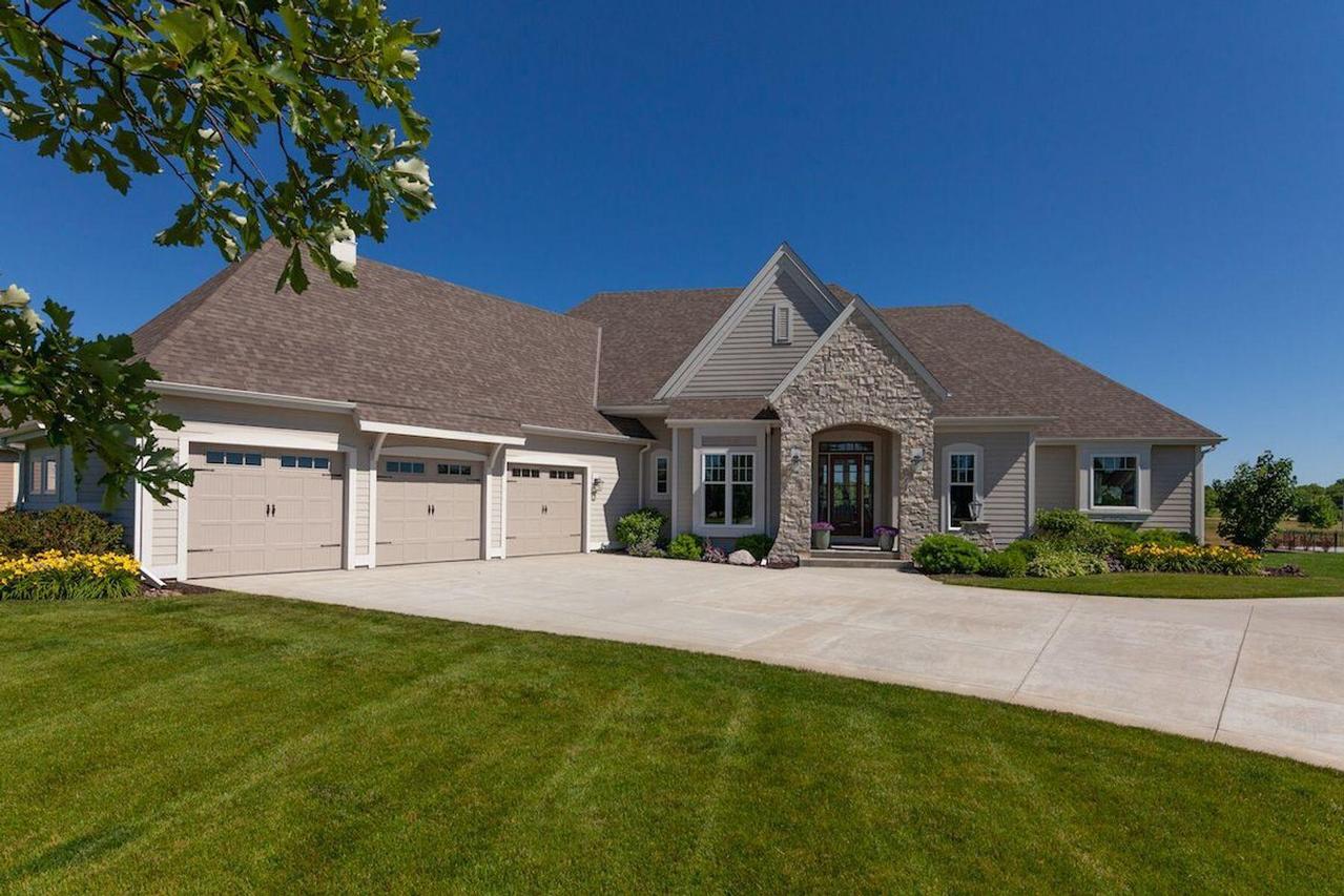 N33W29424 Millridge Rd, Delafield, WI 53072