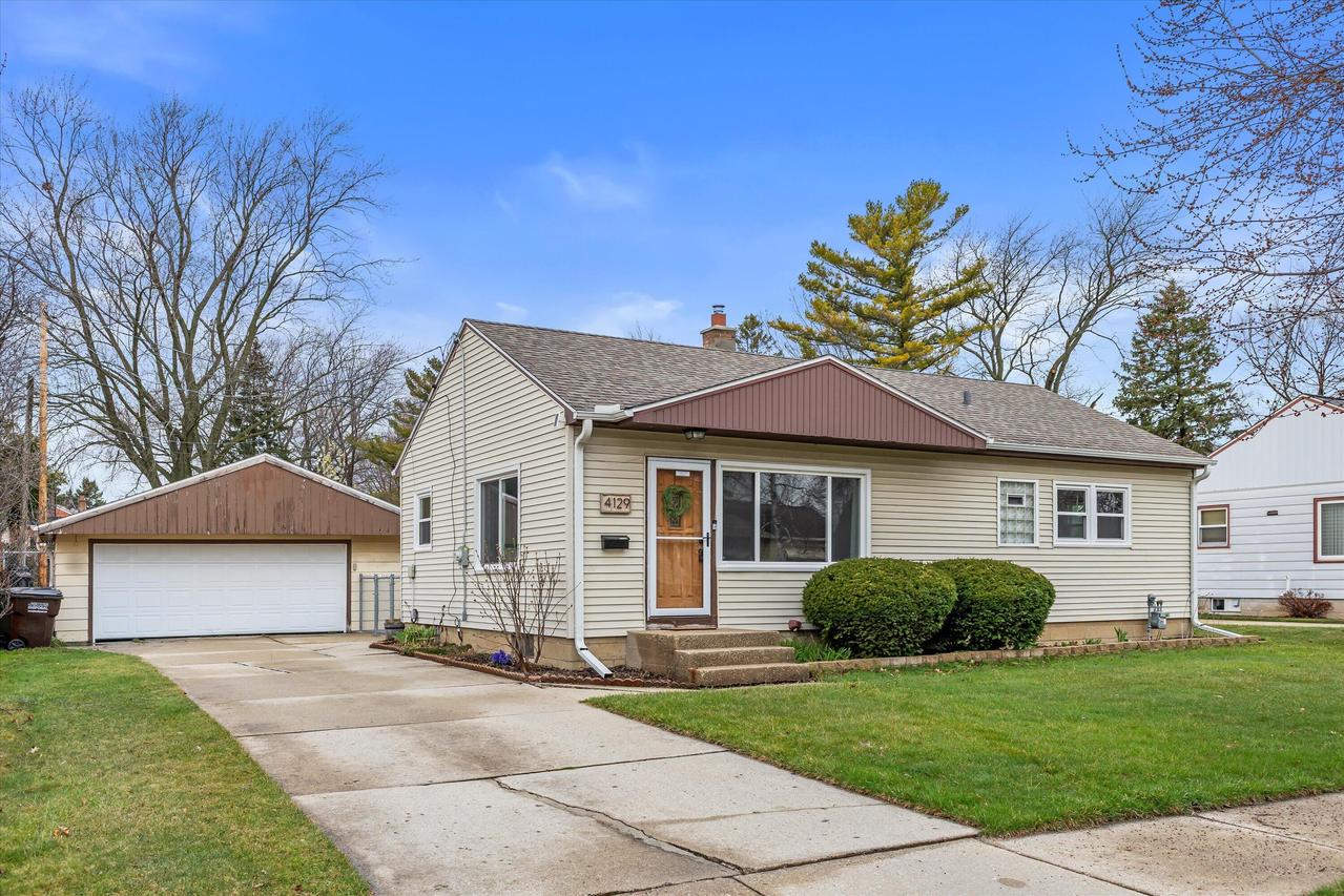 4129 S Kingan Ave, Saint Francis, WI 53235