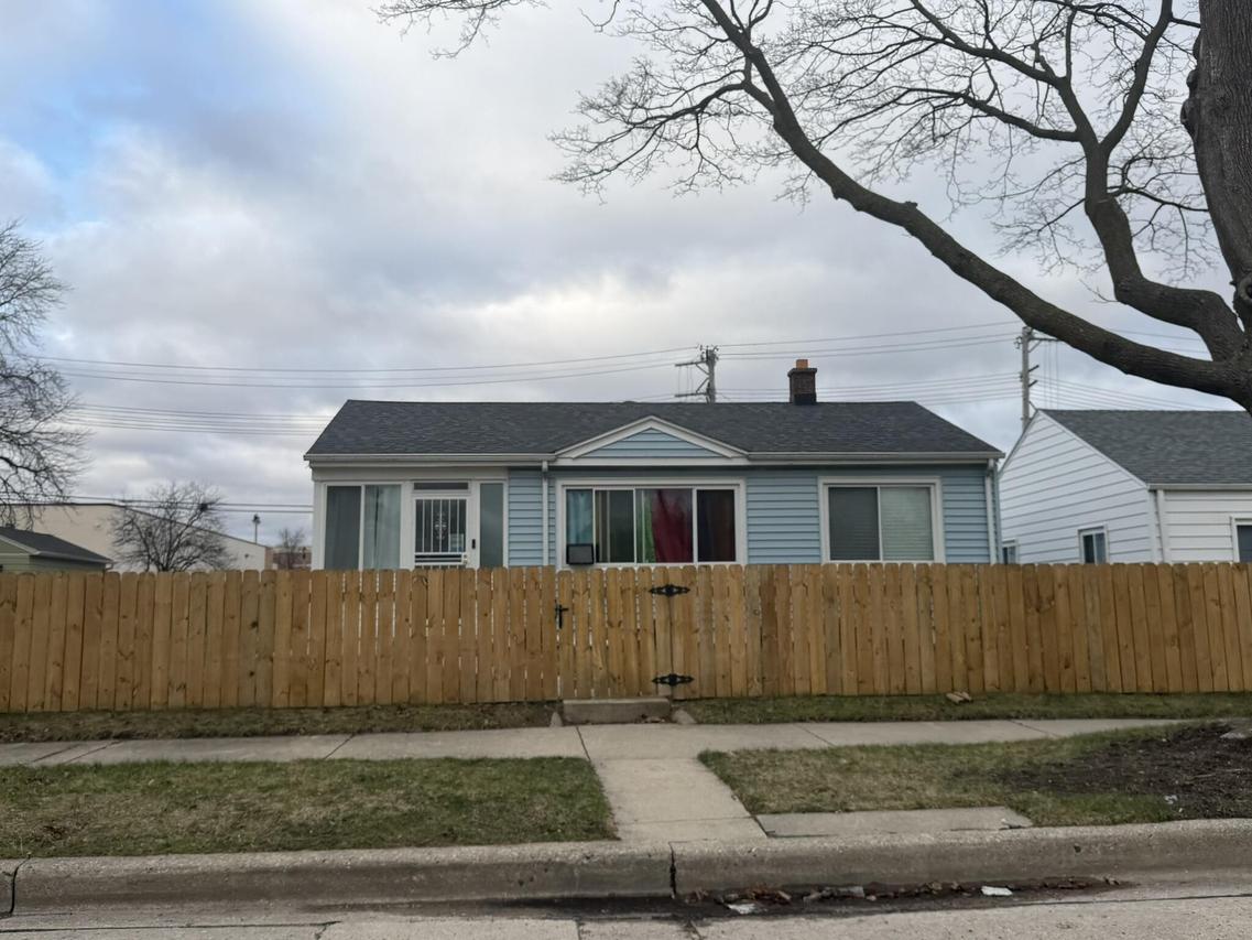 5359 W Leon Ter, Milwaukee, WI 53216