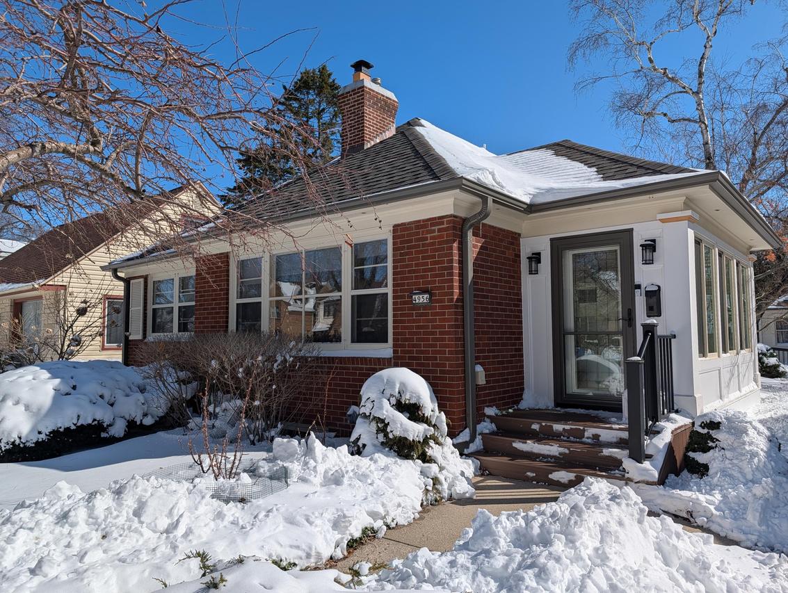 4956 N Idlewild Ave, Whitefish Bay, WI 53217