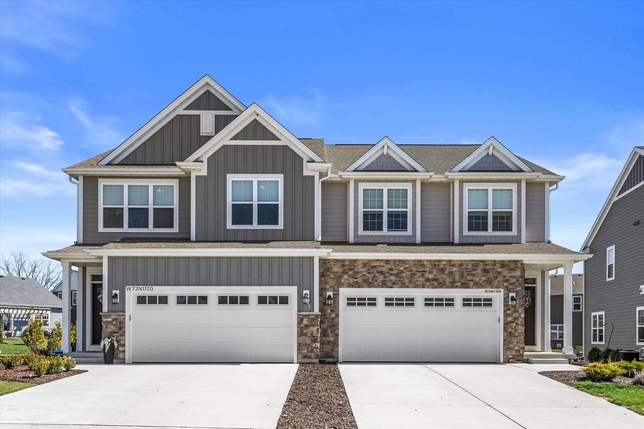 W72N1170 Augusta Ln, Cedarburg, WI 53012