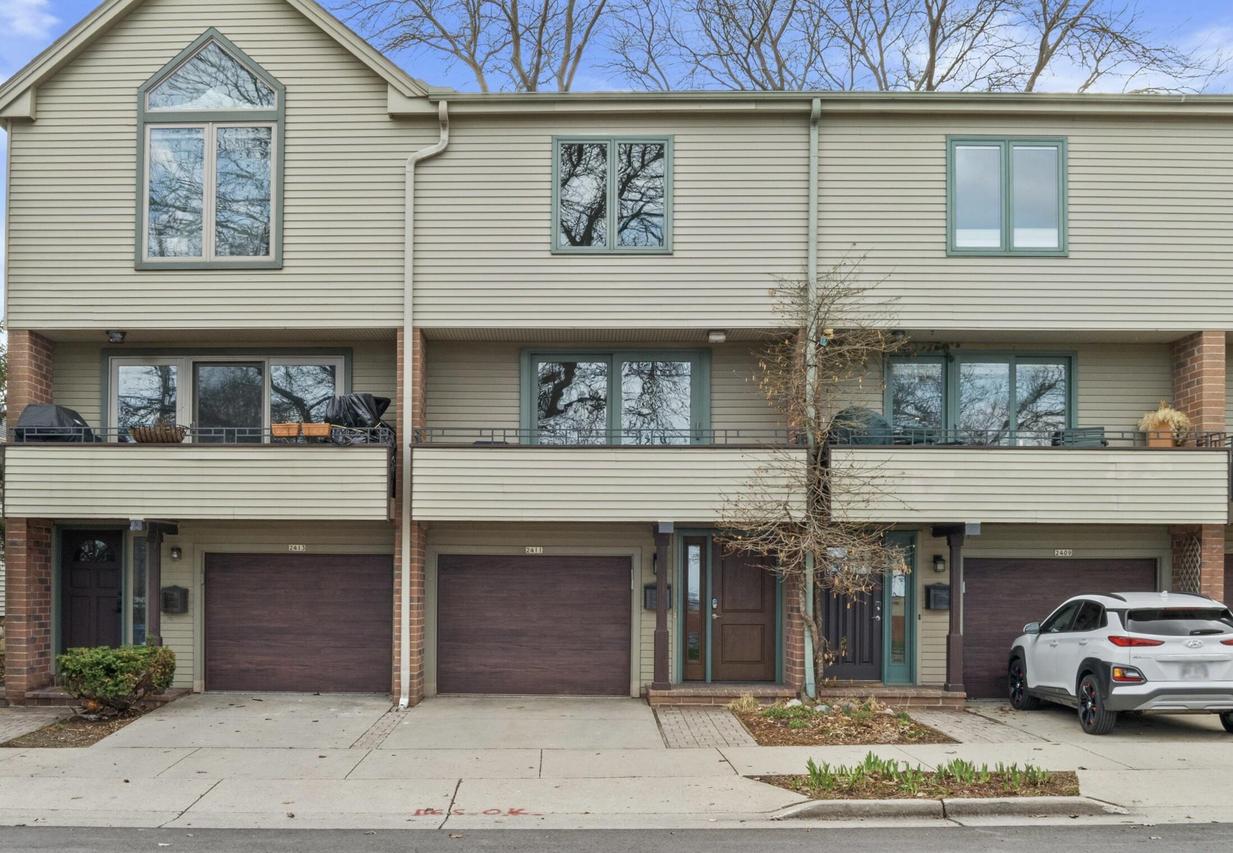 2411 S Superior St, Milwaukee, WI 53207