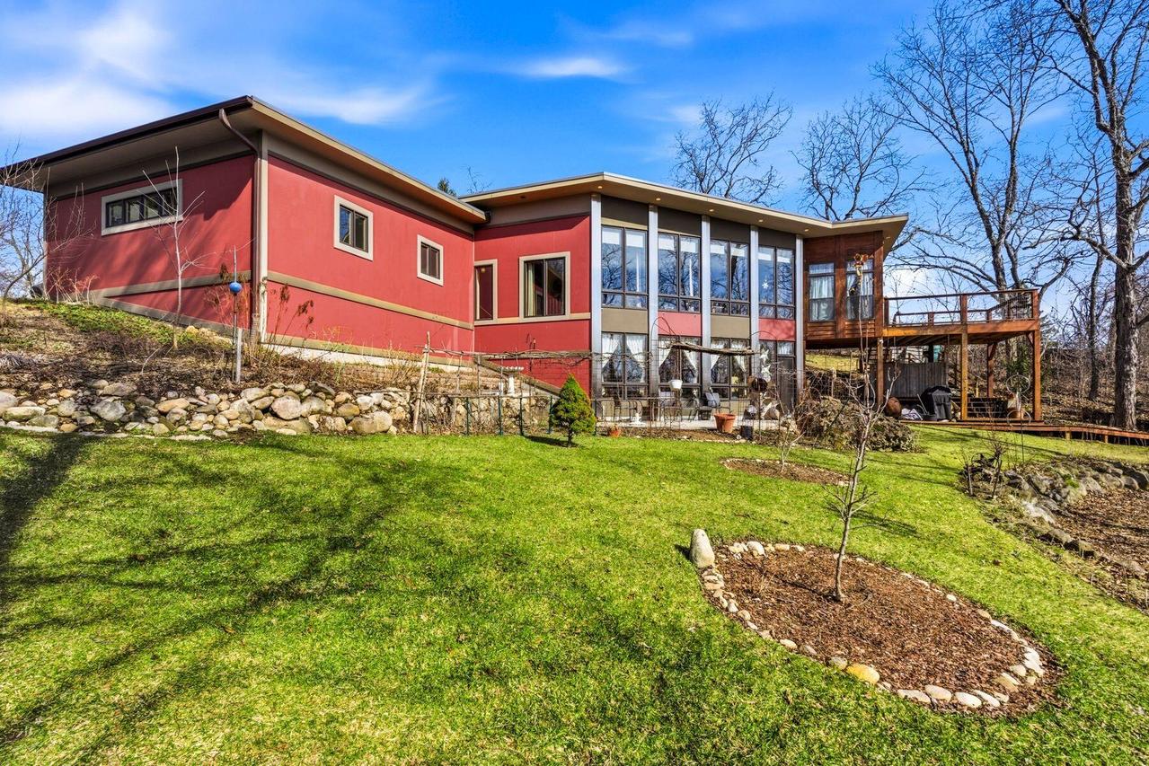 621 Violet Ct, Richfield, WI 53017