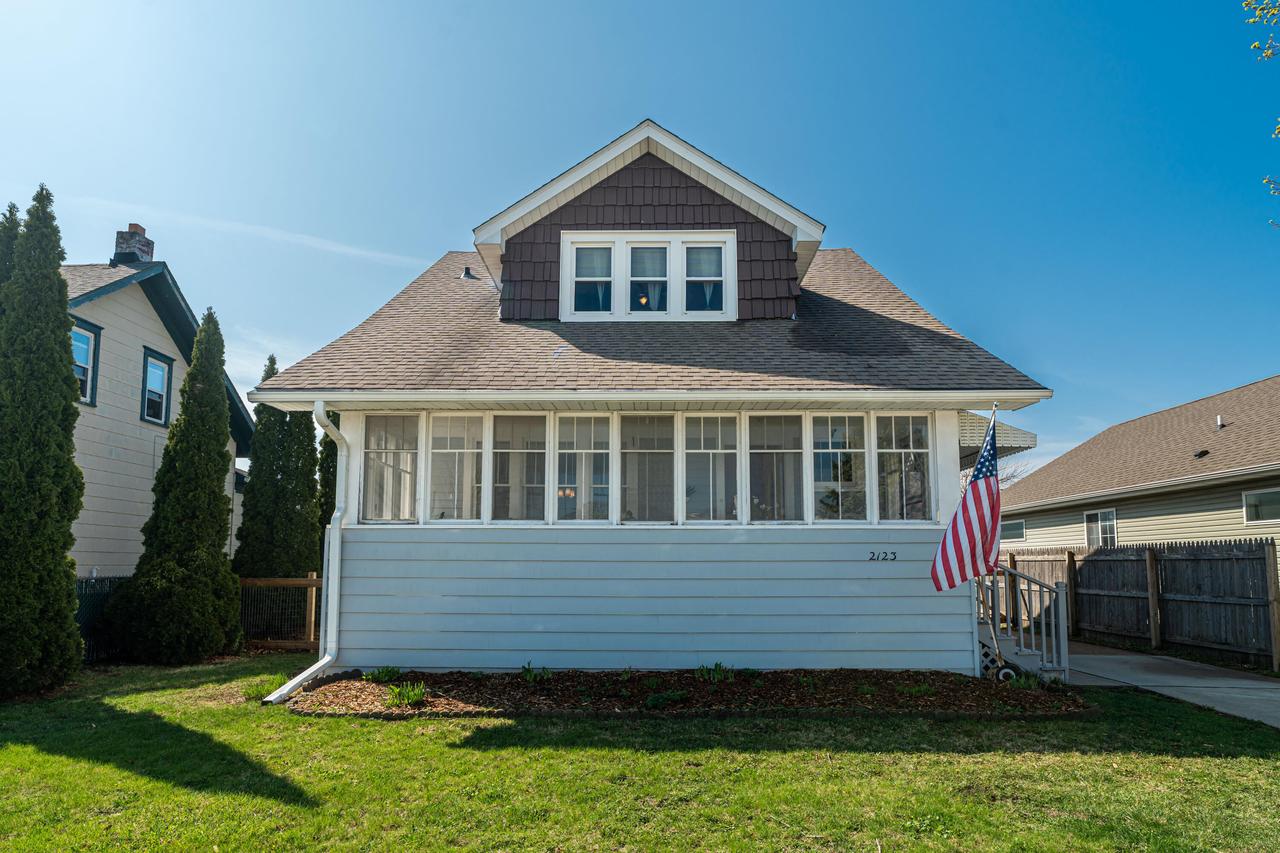 2123 27th St, Kenosha, WI 53140