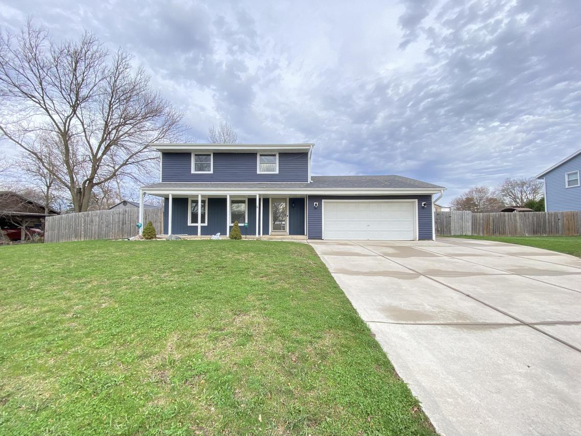 27 Monica Dr, Elkhorn, WI 53121