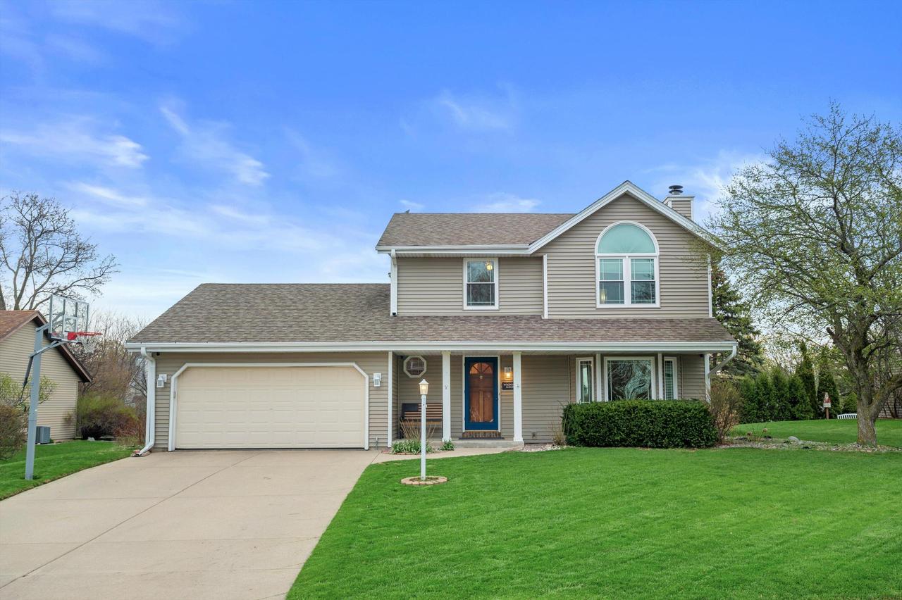 W162N10528 Auburn Ln, Germantown, WI 53022