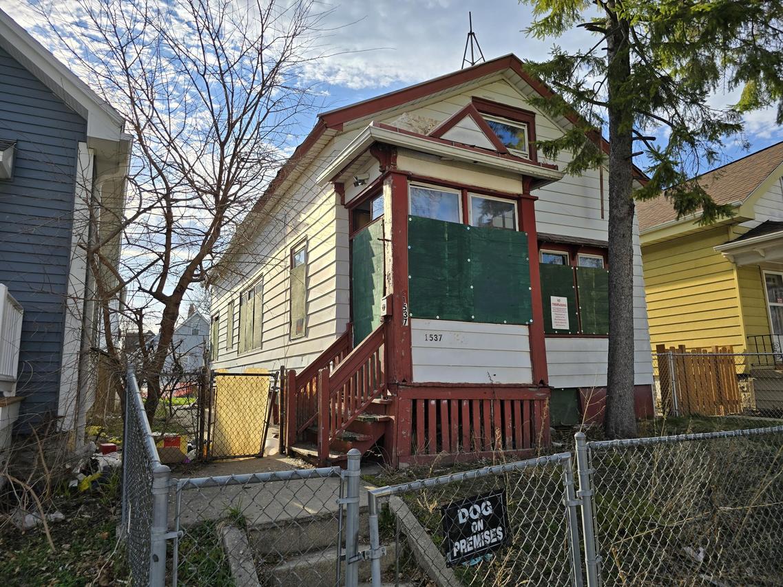 1537 S 9th St, Milwaukee, WI 53204