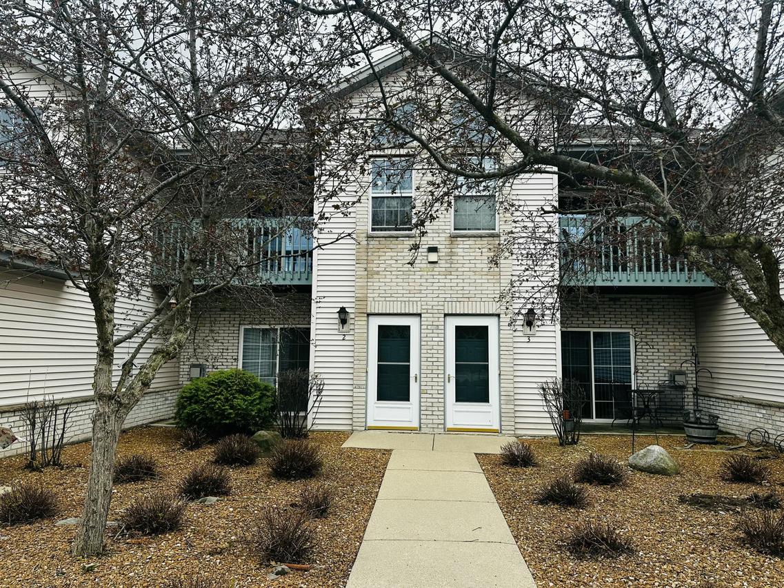 1821 E Racine Ave #2, Waukesha, WI 53186