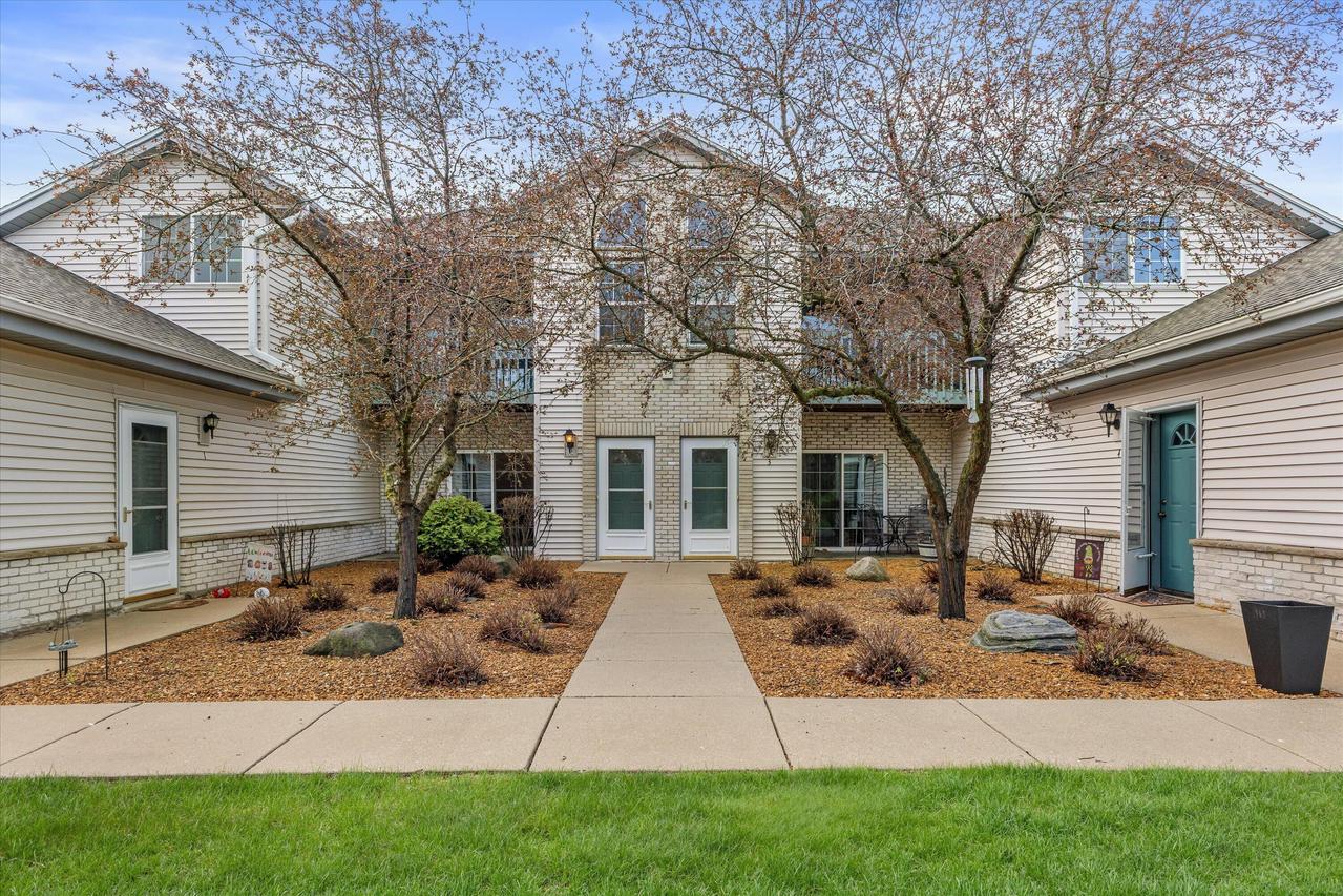 1821 E Racine Ave #2, Waukesha, WI 53186