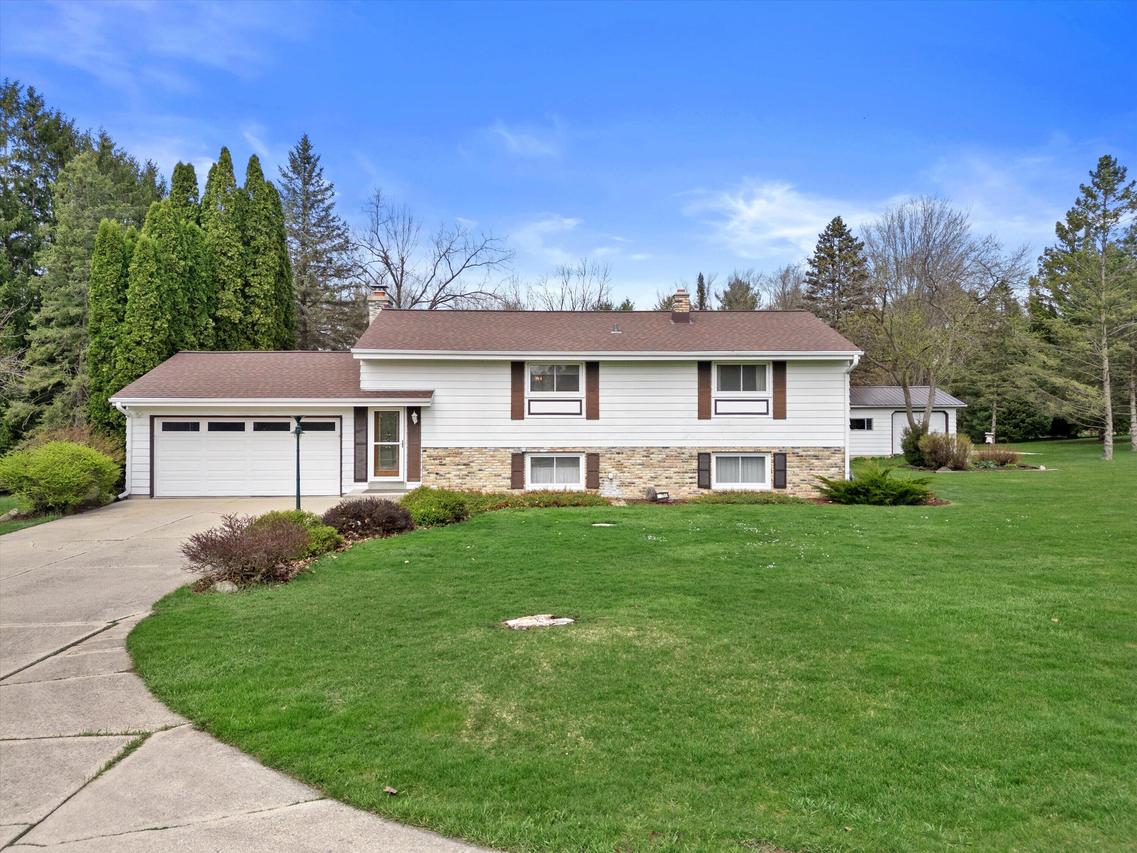 W750 Miramar Rd, East Troy, WI 53120