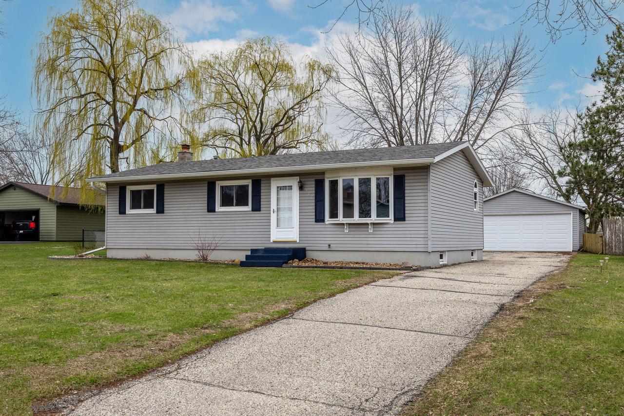 306 Neitzel Dr, Holmen, WI 54636