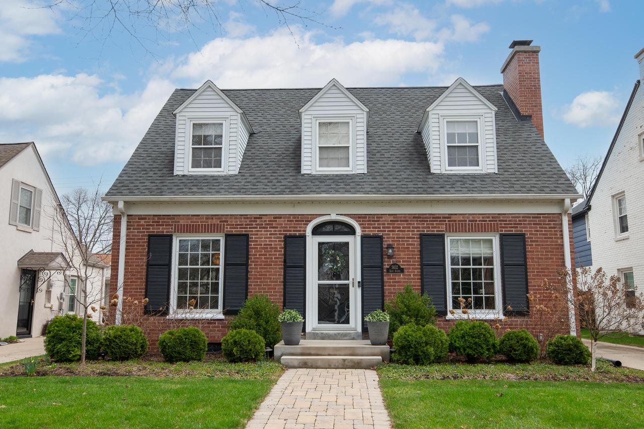 5832 N Kent Ave, Whitefish Bay, WI 53217