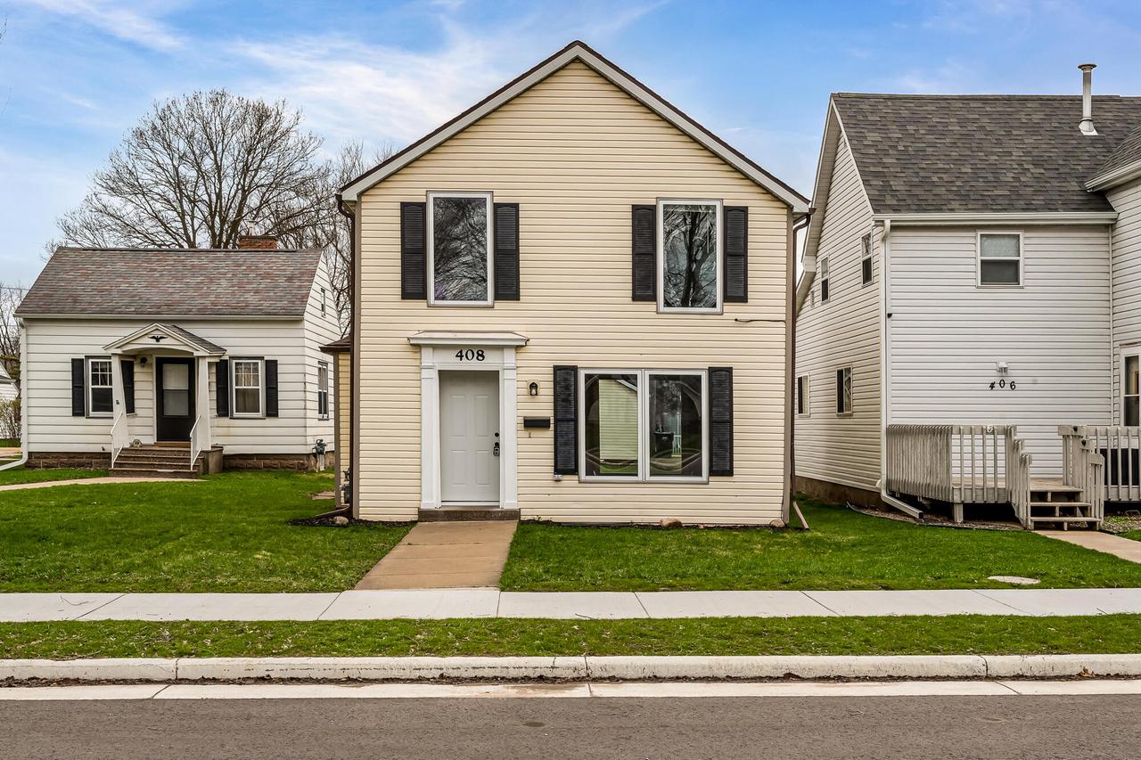 408 S Court St, Sparta, WI 54656