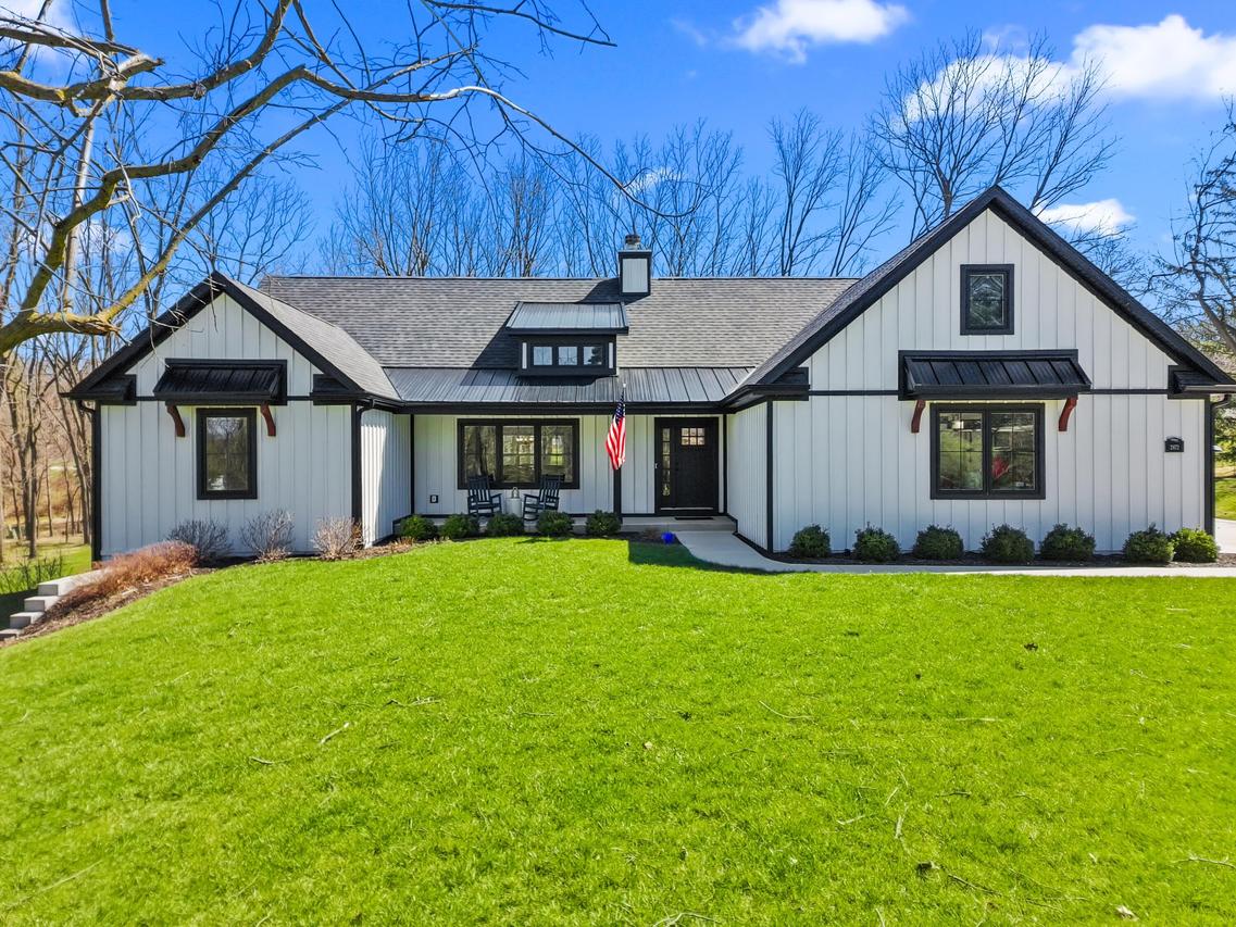 N2872 Balsdon Dr, Geneva, WI 53147