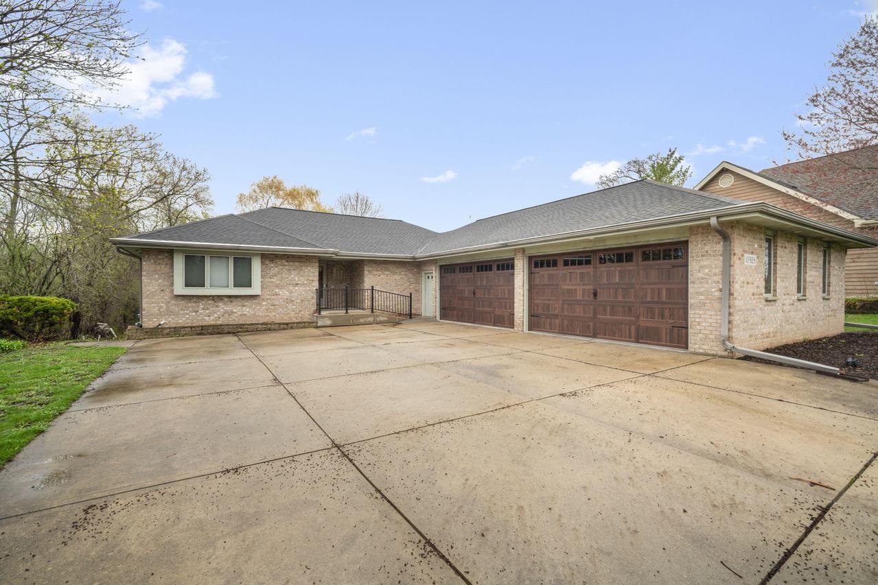 10928 W Church St, Franklin, WI 53132