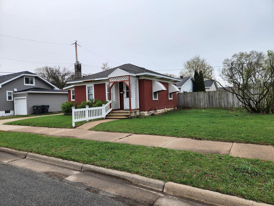 1312 Hayes St, La Crosse, WI 54603