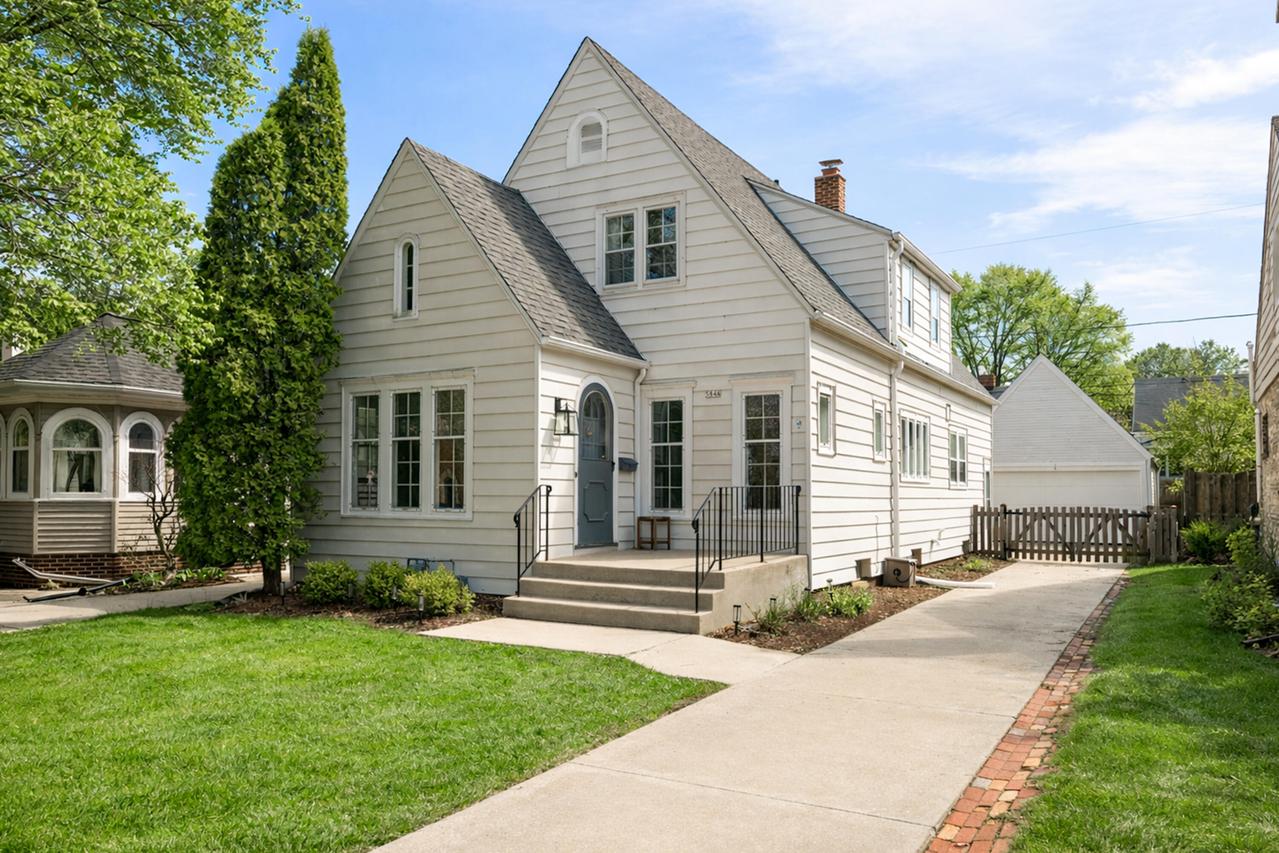5844 N Shoreland Ave, Whitefish Bay, WI 53217