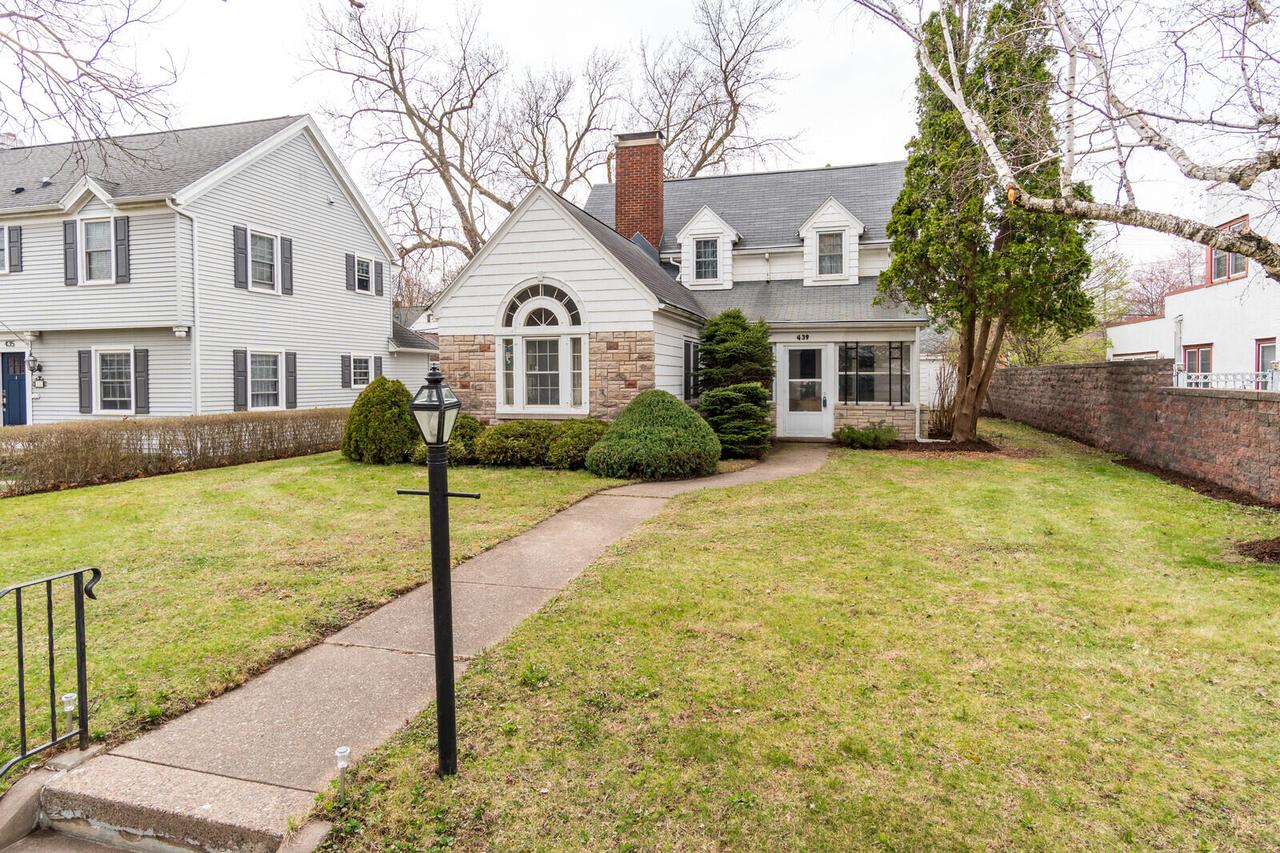 439 24th St, La Crosse, WI 54601