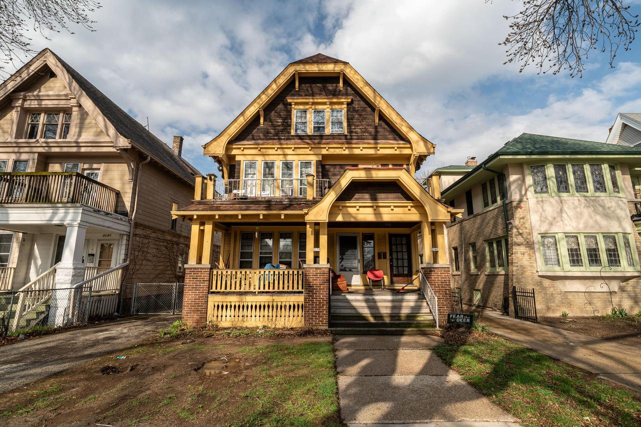 2139 N 48th St #2141, Milwaukee, WI 53208