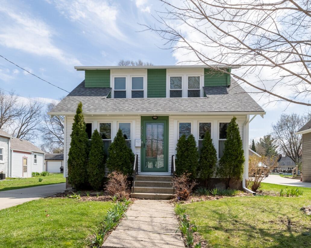 415 S Concord Rd, Oconomowoc, WI 53066