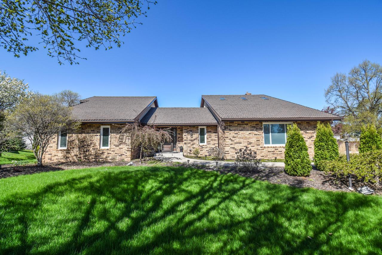 1016 Ashbury Ct, Fond Du Lac, WI 54935