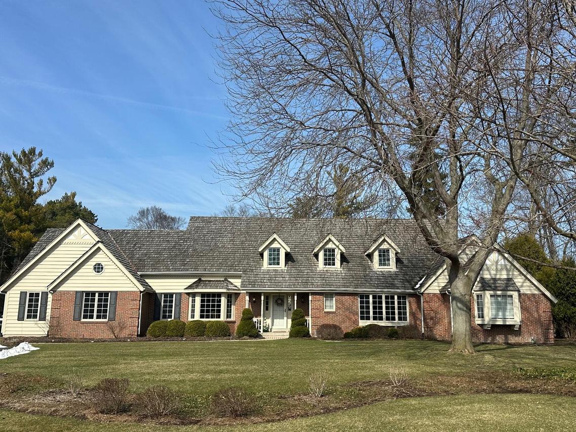 112 W Vintage Dr., Mequon, WI 53092