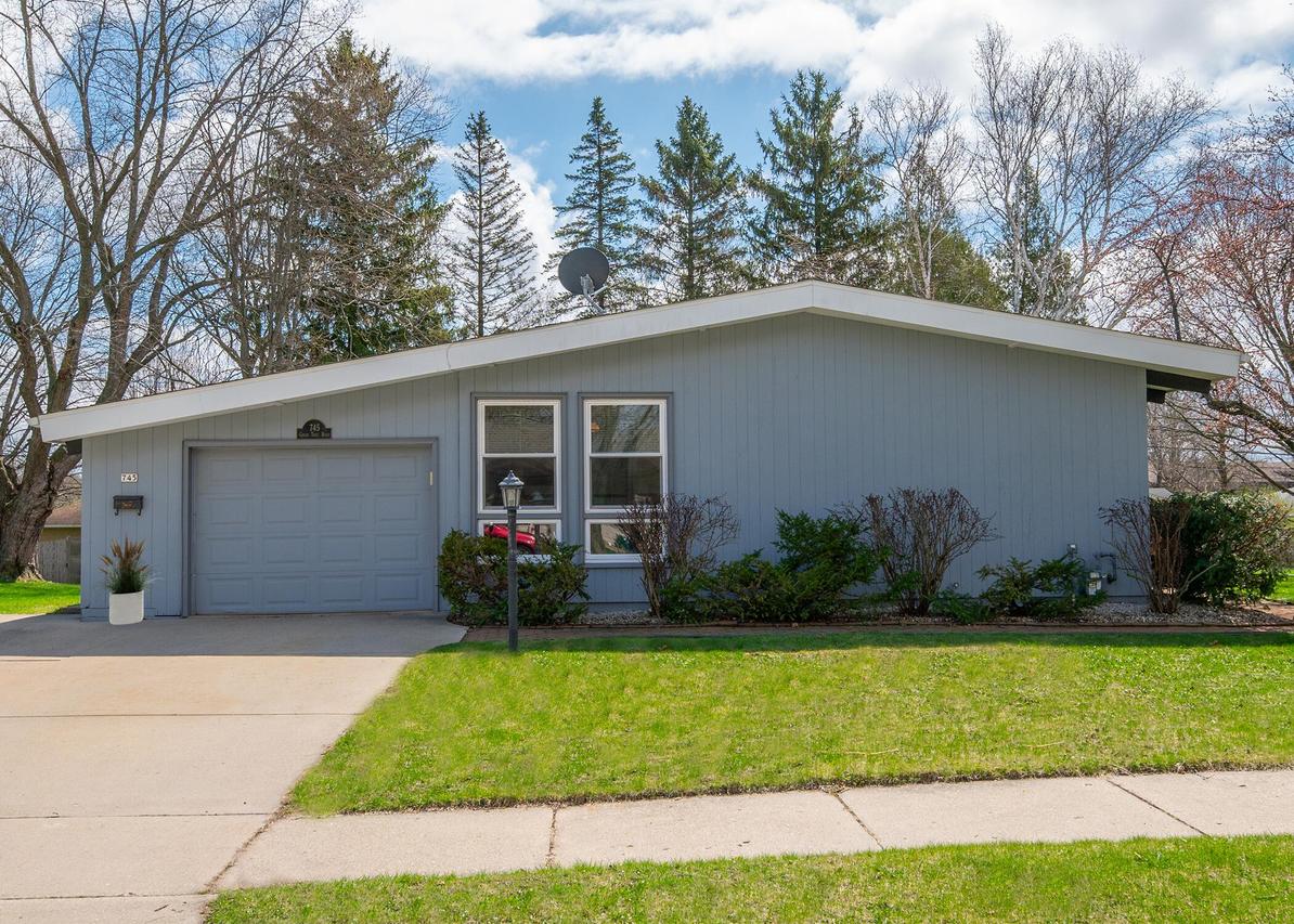 745 Green Tree Rd, West Bend, WI 53095