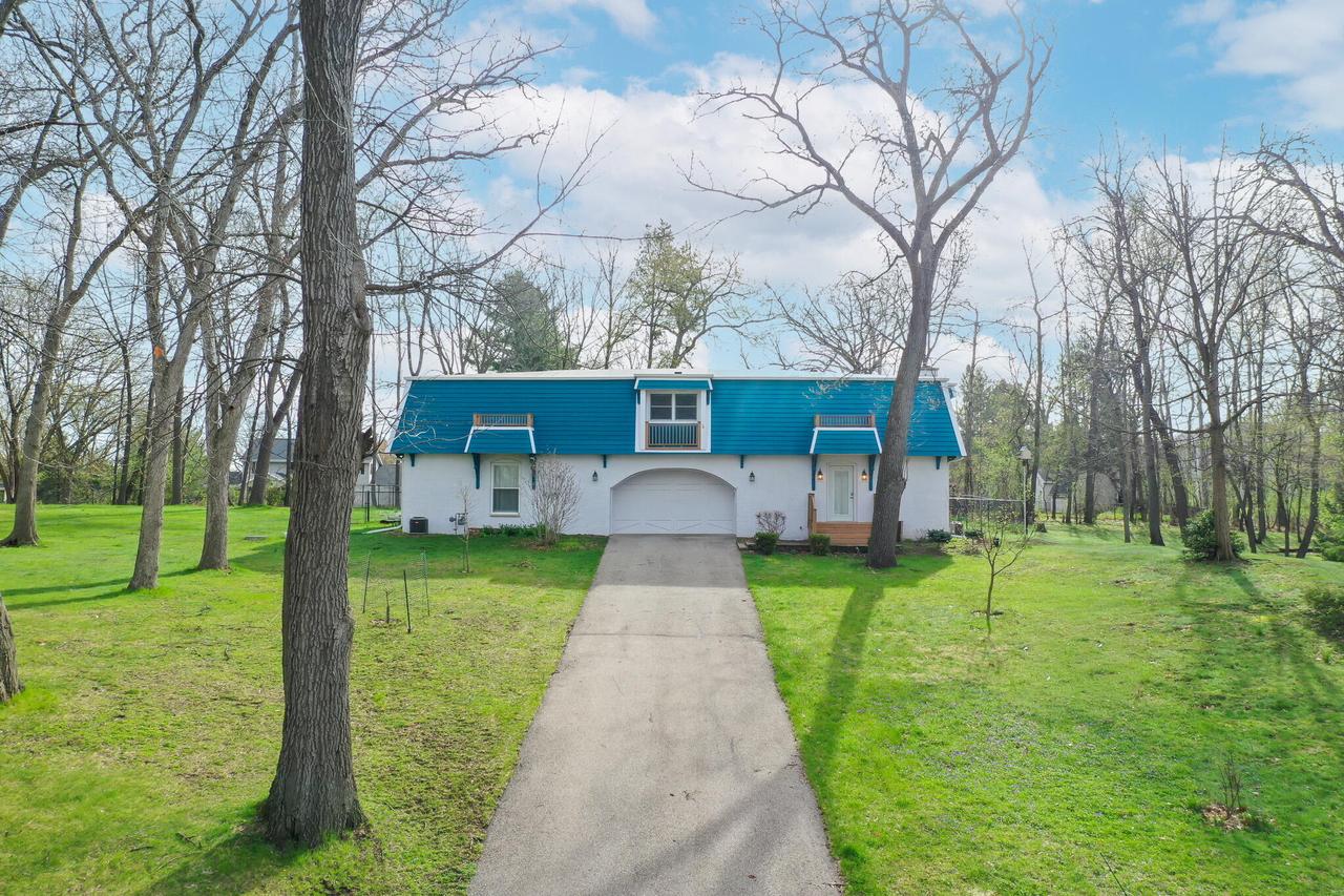 2828 N River Bluff, Janesville, WI 53545