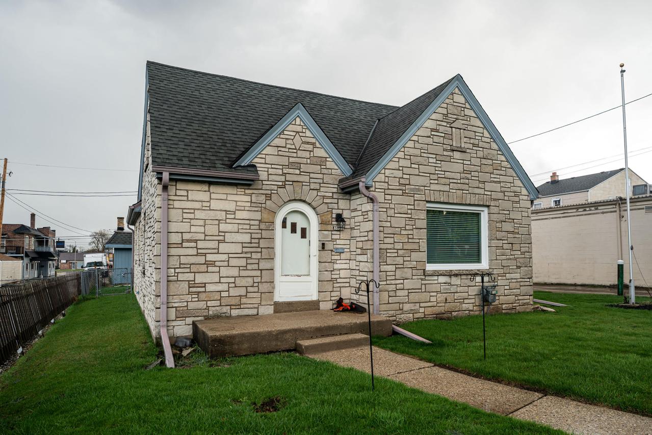 3122 S 46th St, Milwaukee, WI 53219
