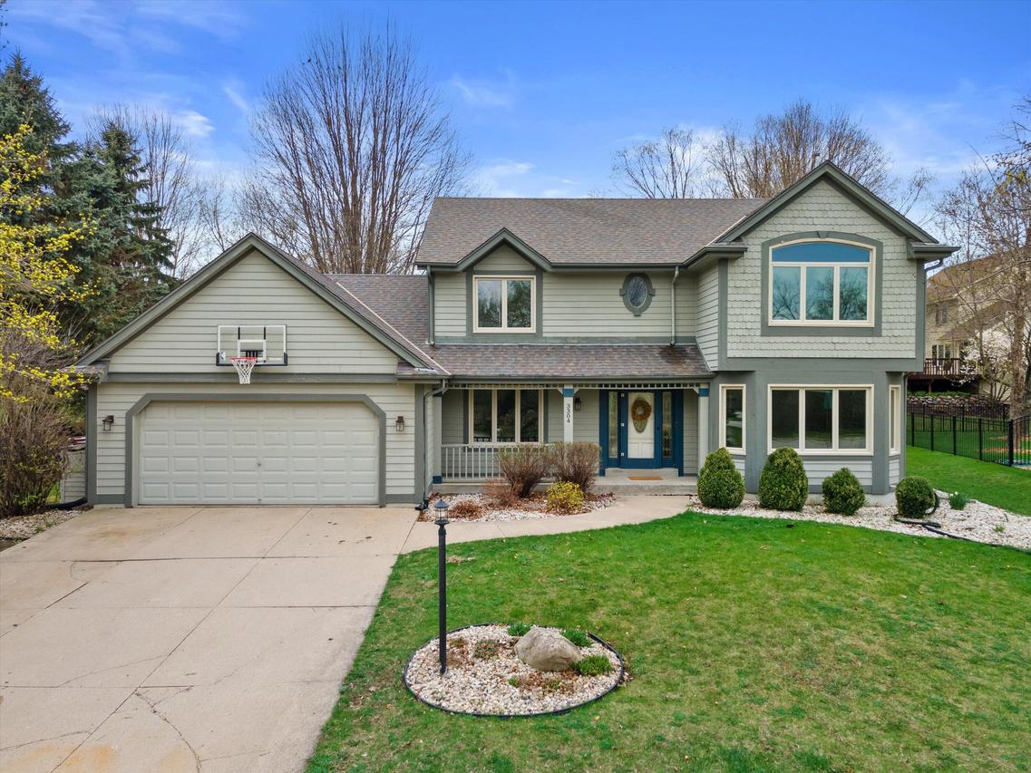 3304 River Valley, Waukesha, WI 53189