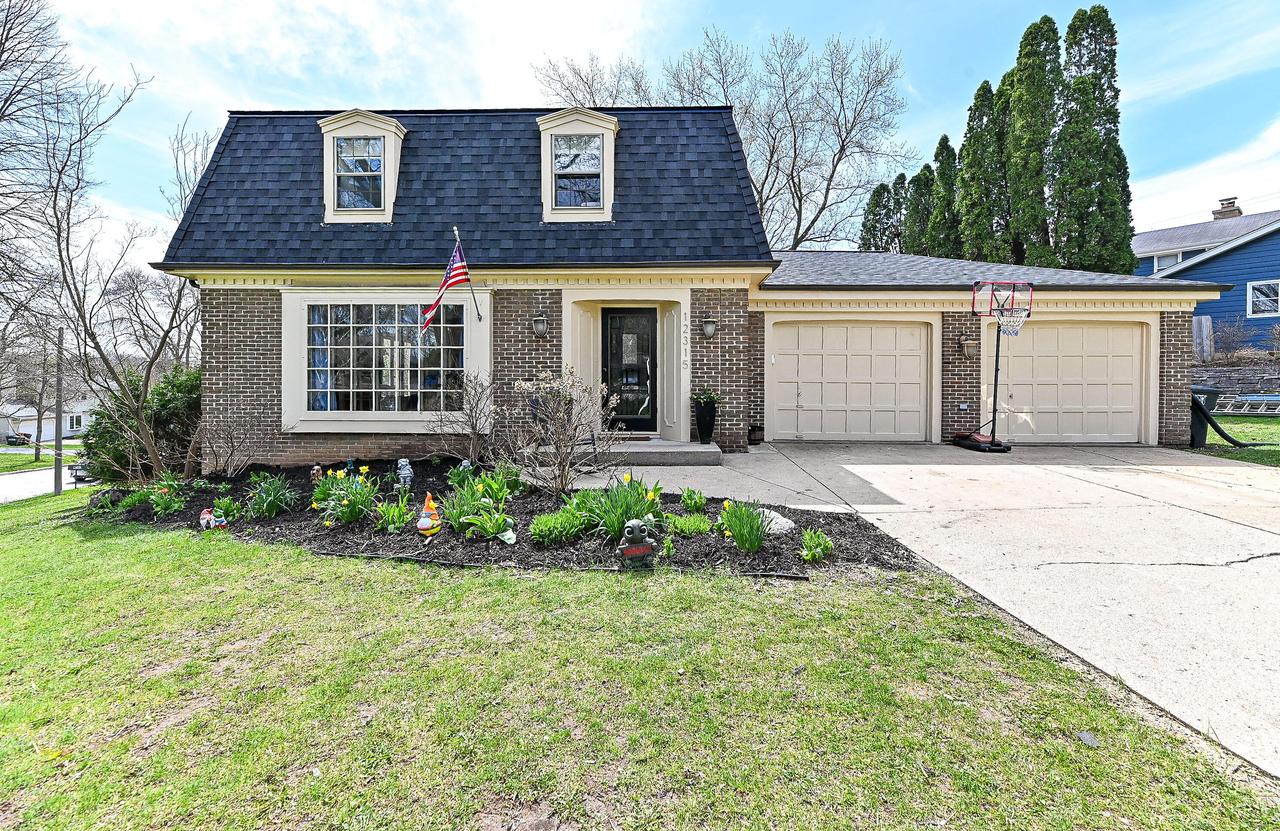 12315 W Christine Dr, Wauwatosa, WI 53226