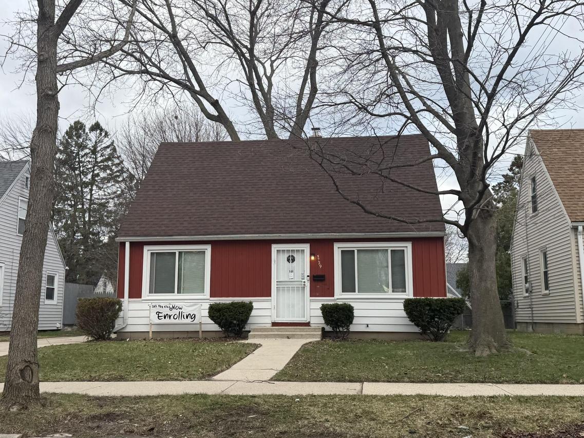 5729 N 56th St, Milwaukee, WI 53218