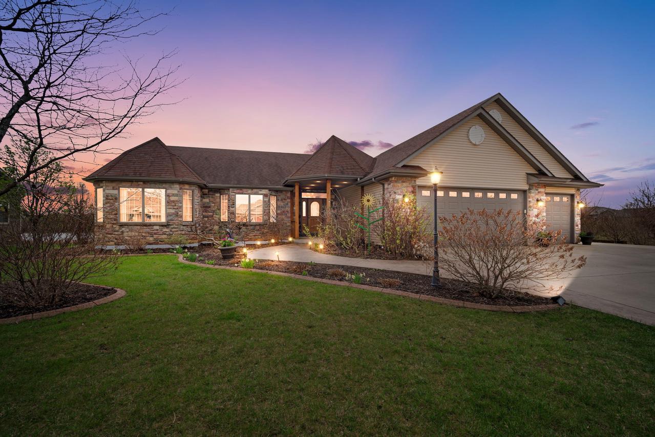 2203 Penbrook Dr, Mount Pleasant, WI 53406