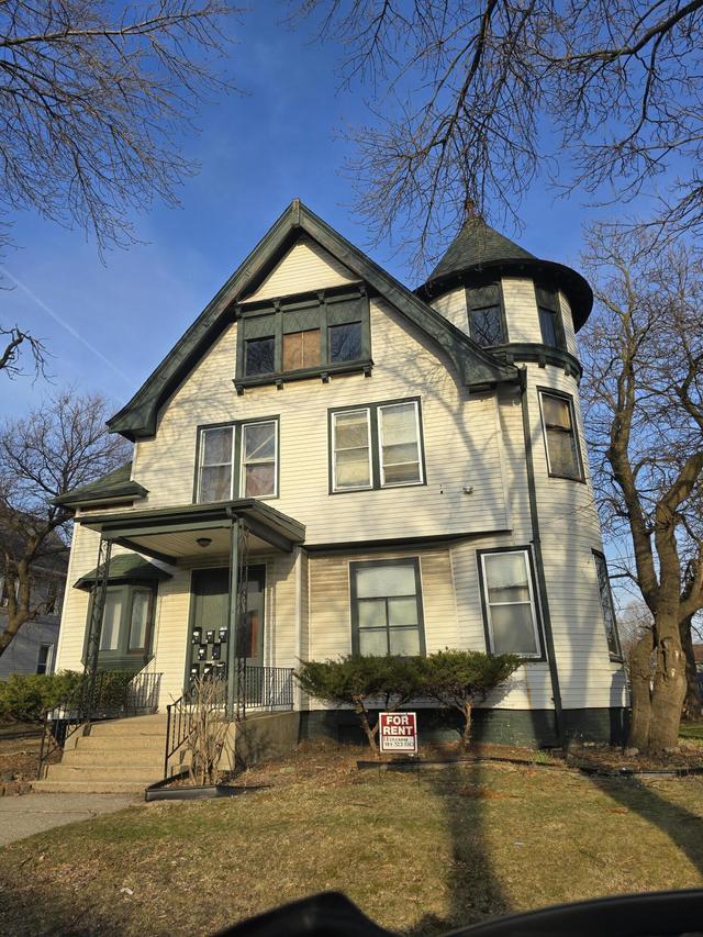 924 S 19th St, Milwaukee, WI 53204