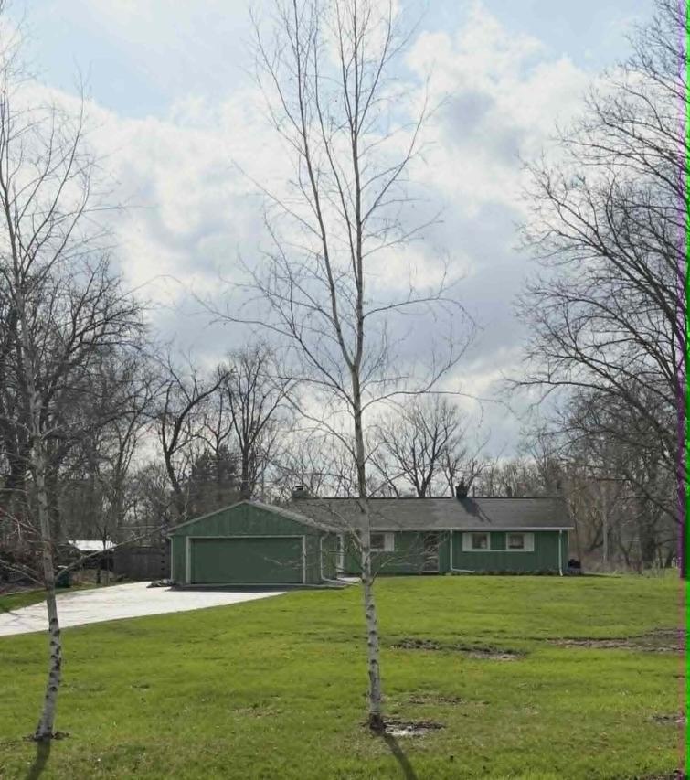 11309 N Parkview Dr, Mequon, WI 53092